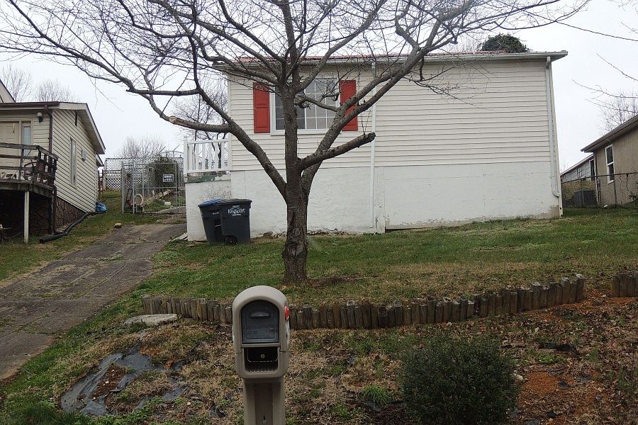 1st image of 529 Peach Orchard Dr