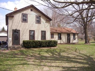 W282N6850 Main St #B, Merton, WI 53056