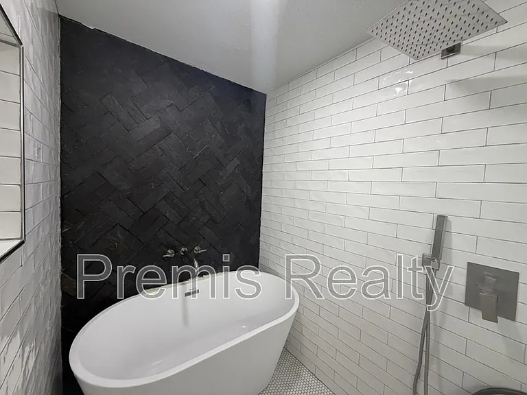 2028 N Betty Ln — Photo 11
