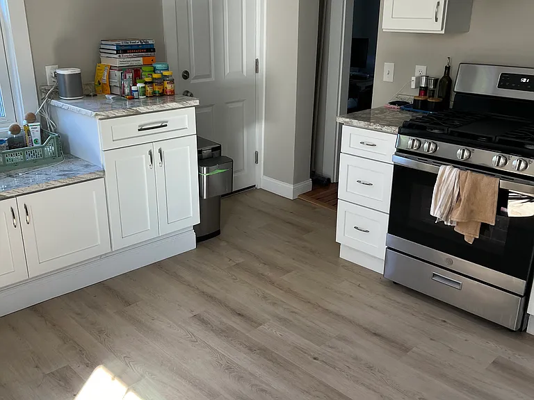11 Watson St #WHOLE HOUSE — Photo 36
