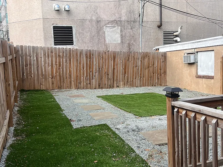 1217 N King St — Photo 22