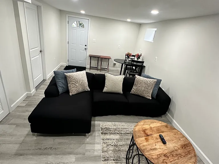 8303 Navahoe Dr — Photo 5
