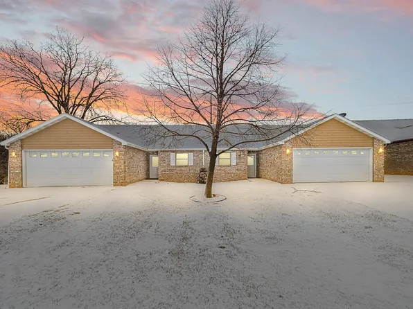 1678A Drum Corps Dr, Menasha, WI 54952