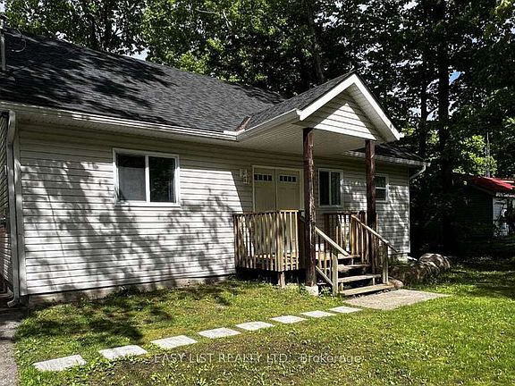 2nd image of 2135 Champlain Rd