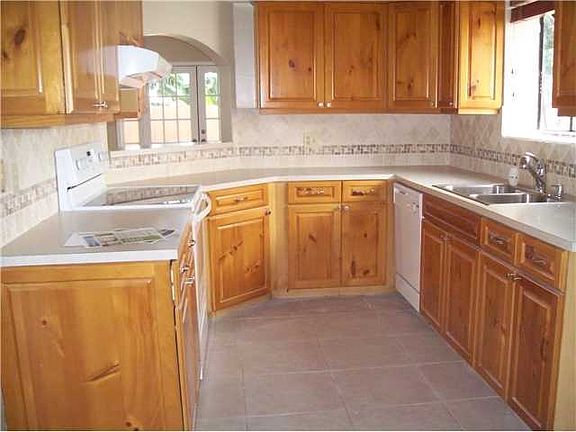 5th image of 137 W Tara Lakes Drive