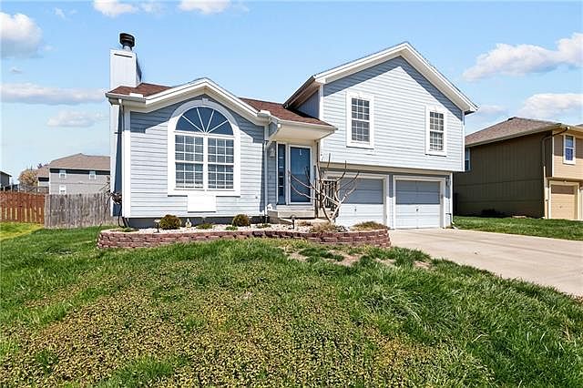 1st image of 104 N Spinnaker Dr