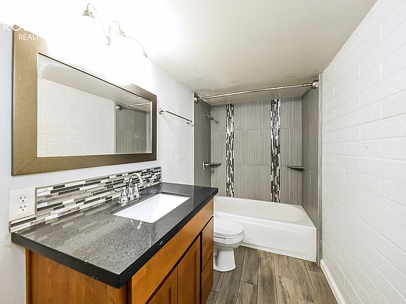 4th image of 6320 N 16th St APT 28