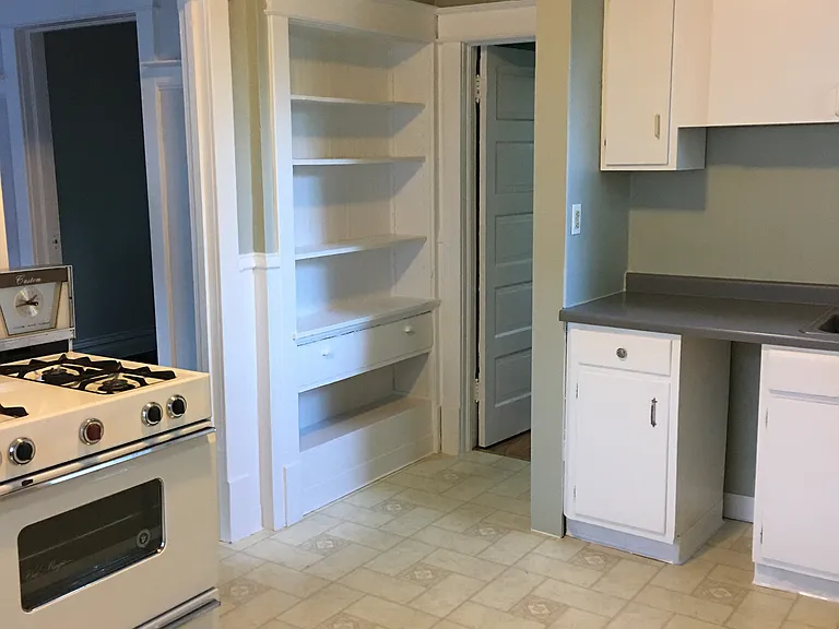526 E 7th St #2 — Photo 15