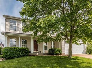 952 Silver Lake View Dr, Pacific, MO 63069