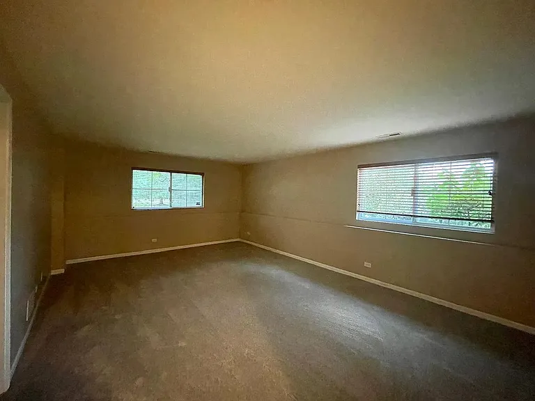 526 Grosvenor Ln — Photo 23