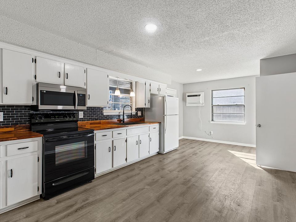 1st image of 8331 Gardenia Cir #1