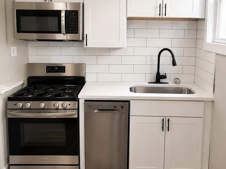 1566 Worthington St #1566 — Photo 7