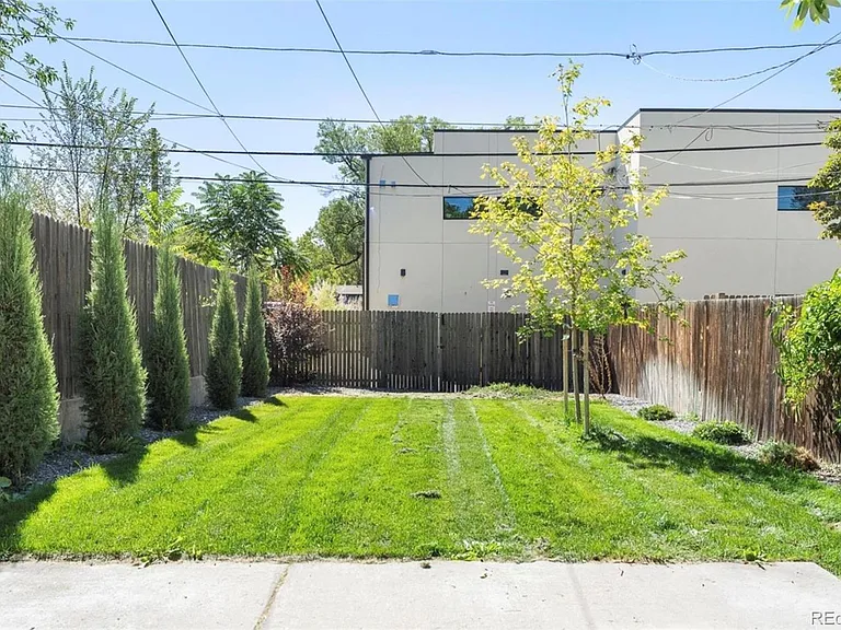 4424 W Hayward Pl — Photo 18