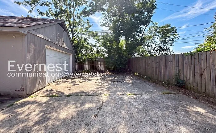4508 Berrypick Ln S — Photo 22