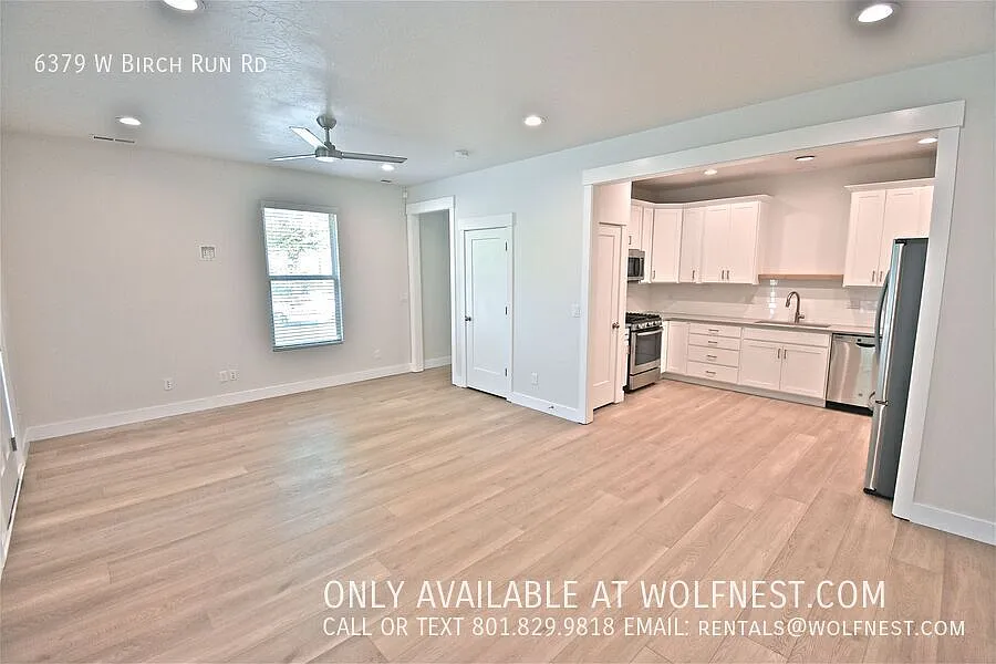 3 bed, 2.5 bath, 1656 sqft, $2,295 — Photo 3