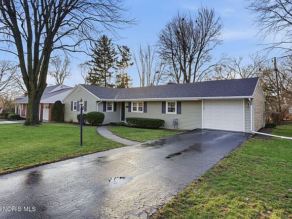 2nd image of 125 Woodley Ter