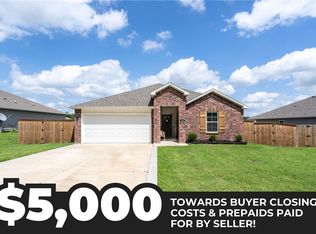 608 Comanche Dr, Gentry, AR 72734