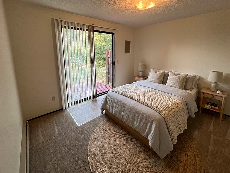 85 NW Terre View Dr #1 — Photo 4