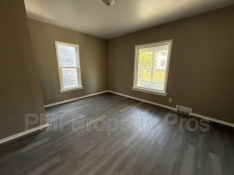 1943 N 38th St — Photo 2