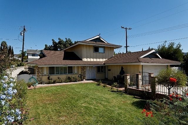 1st image of 304 McCampbell St