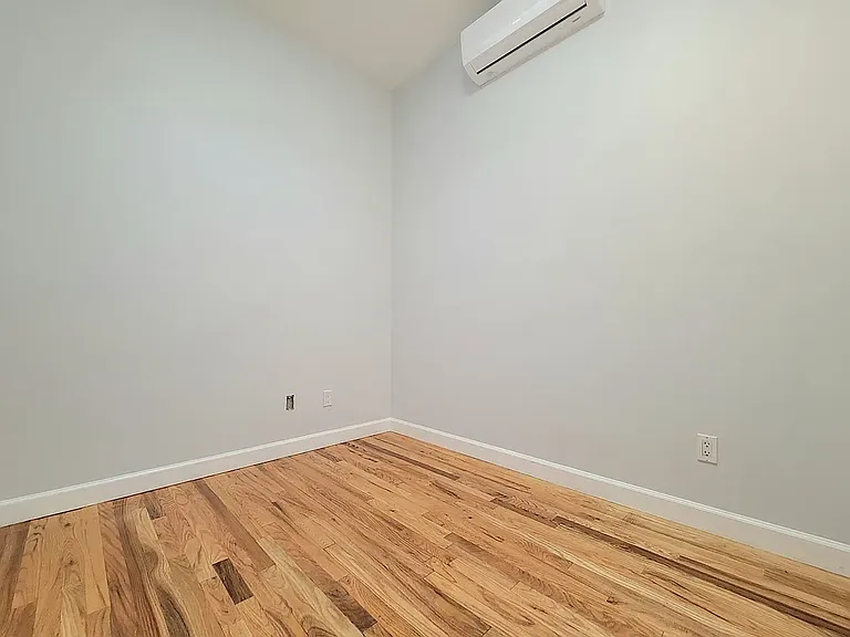 86 Graham Ave #2A — Photo 7