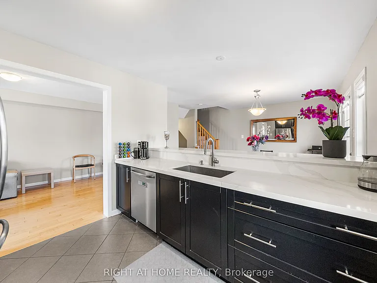 291 Woodley Cres — Photo 15