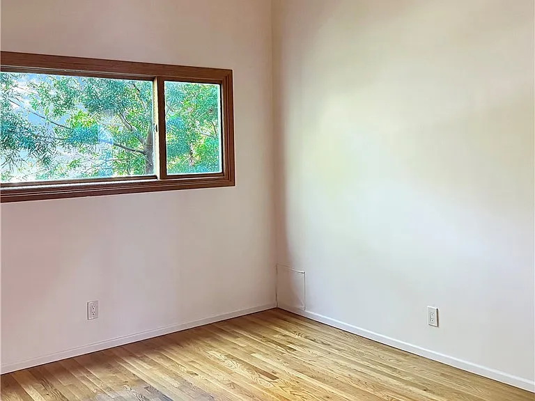 8570 Wonderland Ave — Photo 15