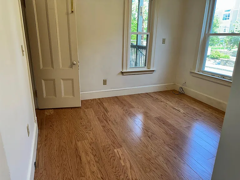 588 Putnam Ave #2 — Photo 9
