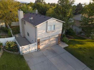 3422 E Oakledge Rd, Salt Lake City, UT 84121