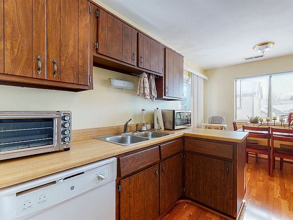 3rd image of 1223 Sandhurst Ct Unit D2
