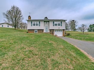 107 Rhudy St, Galax, VA 24333