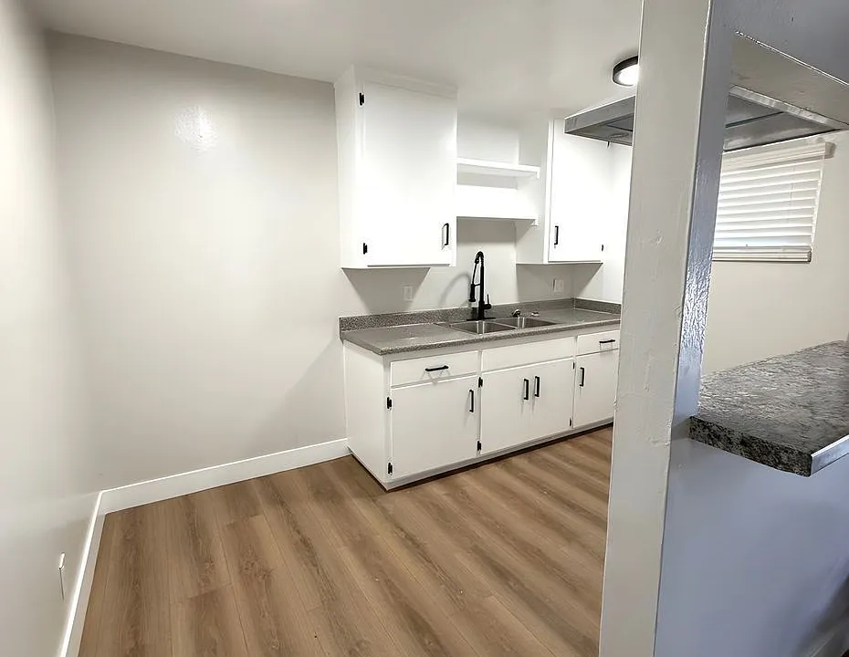 6500 S Western Ave #7
