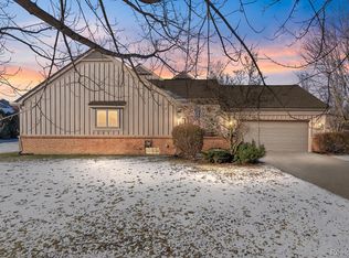 37779 Siena Dr, Farmington, MI 48331
