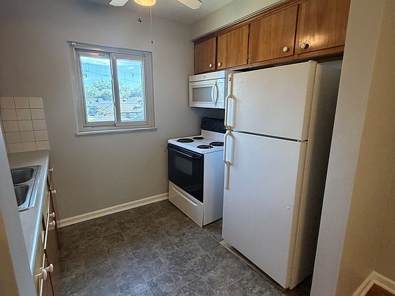 2nd image of 6423 Ridge Rd #6