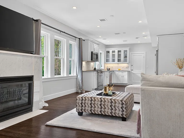 319 Forest Hills St #2 — Photo 9