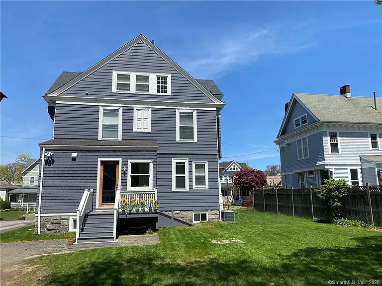 4 Morgan Ave — Photo 36