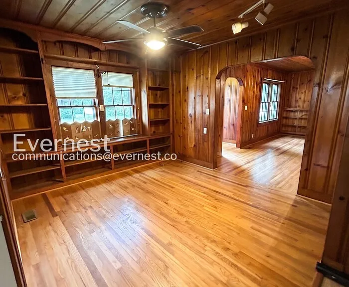 433 Holt Ave — Photo 6