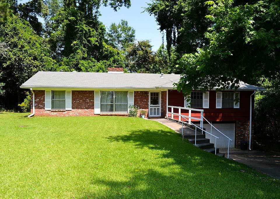1st image of 13 Crestwood Dr