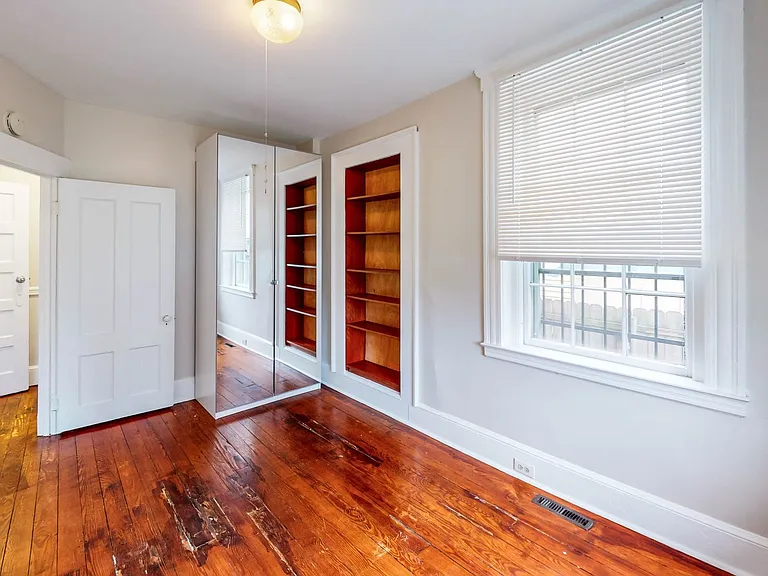 542 Chapel St #5 — Photo 5