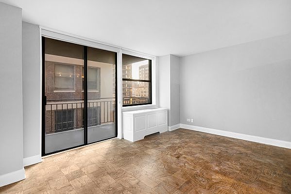 1st image of 330 E 39th St APT 15P