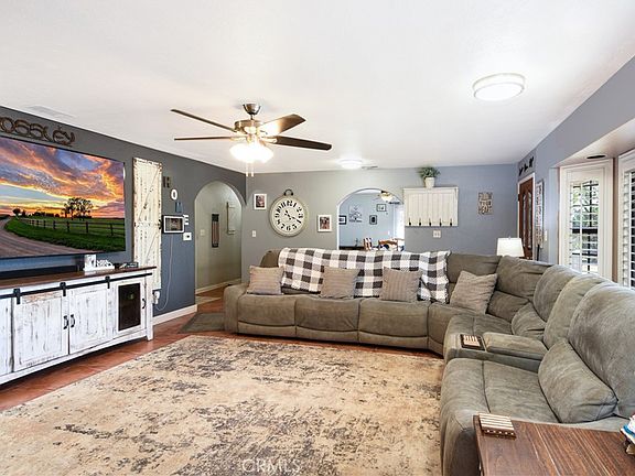 4th image of 1529 Olive St