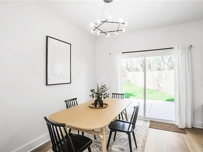 1210 Cleburne Ave NE — Photo 7