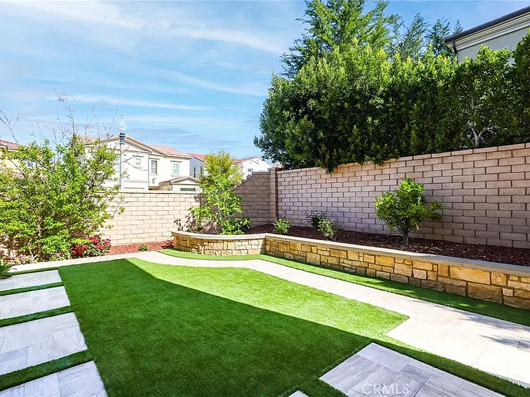 10 Verna — Photo 24