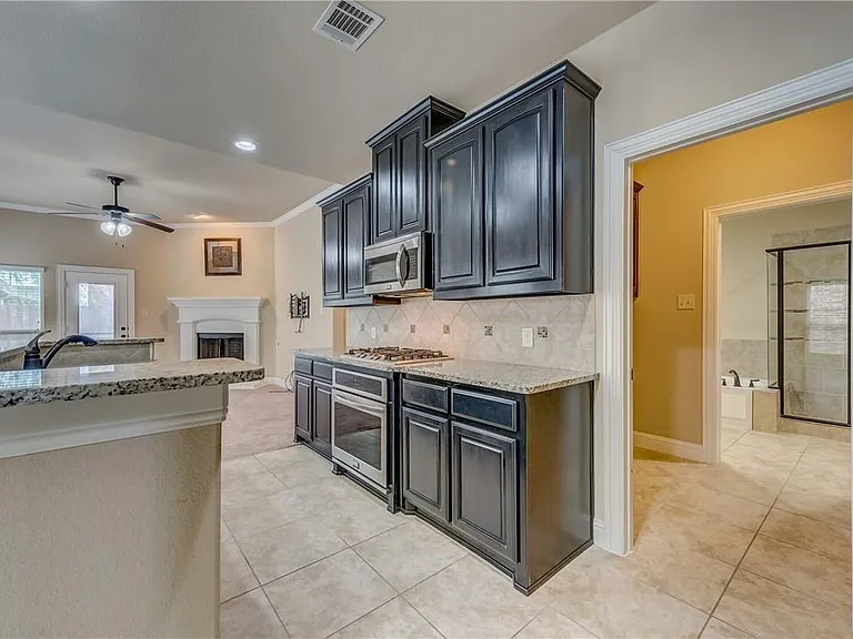 1428 Lauren Creek Ln — Photo 8