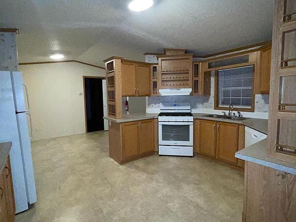 2nd image of 116 Seneca Ave