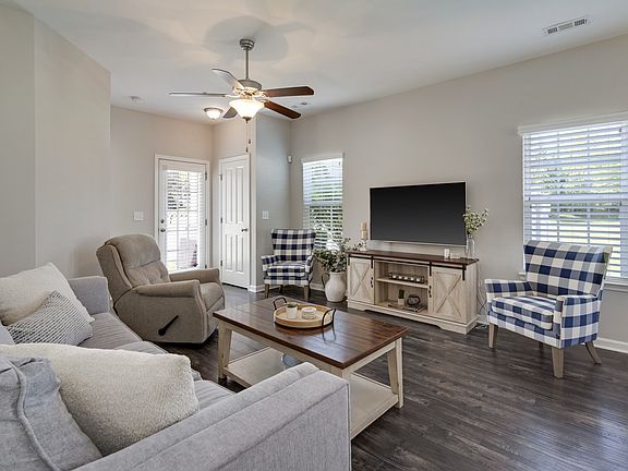 4th image of 101 Dursley Ln