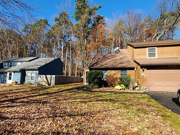 4th image of 61 Arrow Wood Pl