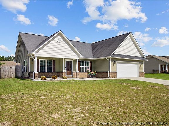 3rd image of 454 Blackhawk Ln