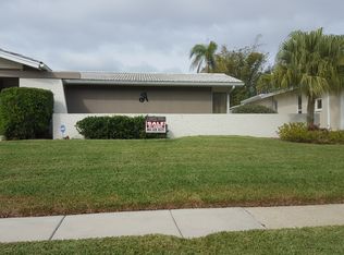 14377 Yacht Club Blvd, Seminole, FL 33776