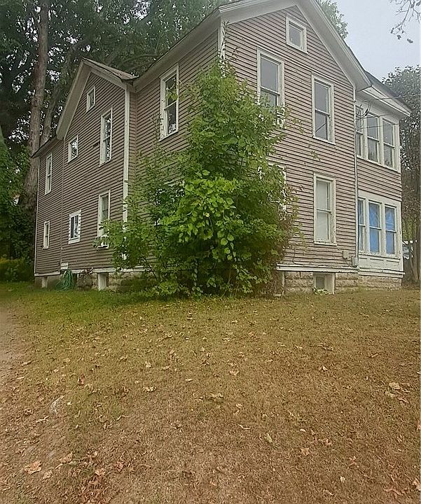 1st image of 18 12th St